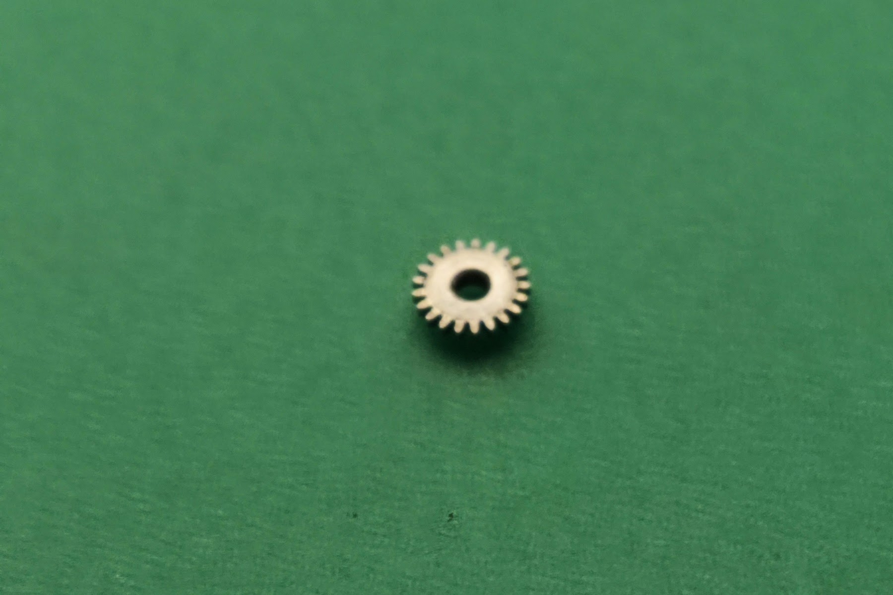 Certina 28-10 - 410 Winding pinion