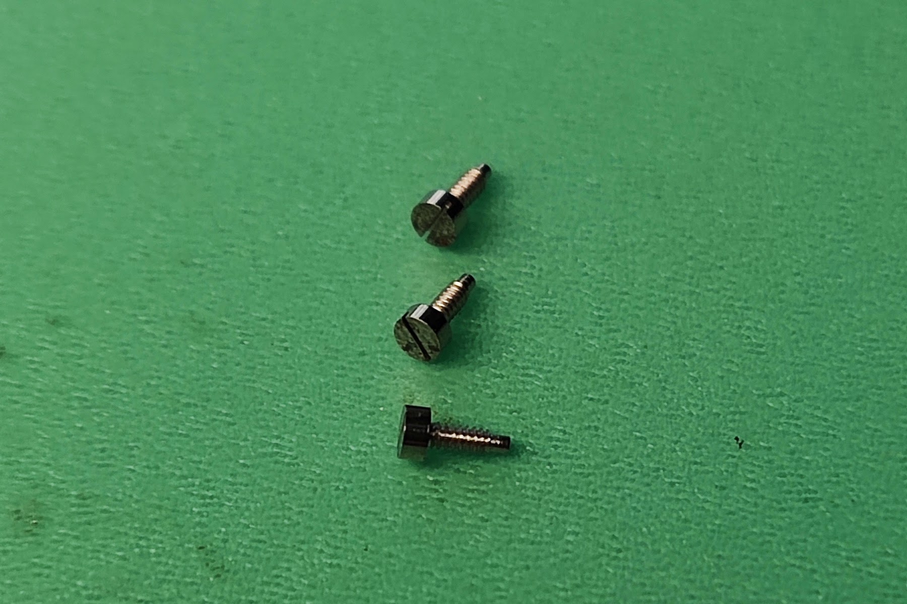 Certina 28-10 - 5105 Barrel bridge screws (x3)