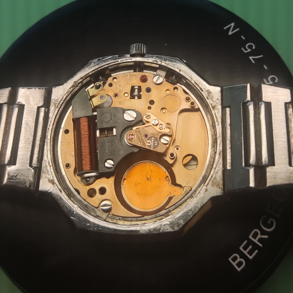 1310 movement with chip block and batery removed